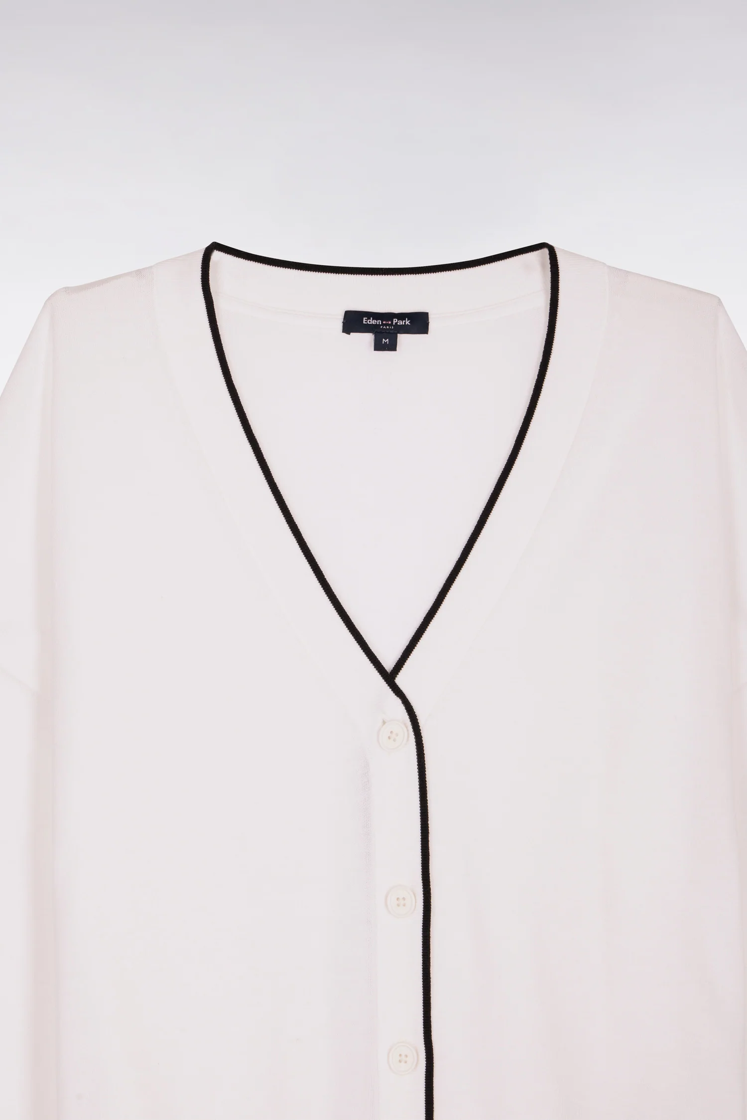 Cardigan boutonné col V blanc - Image 6