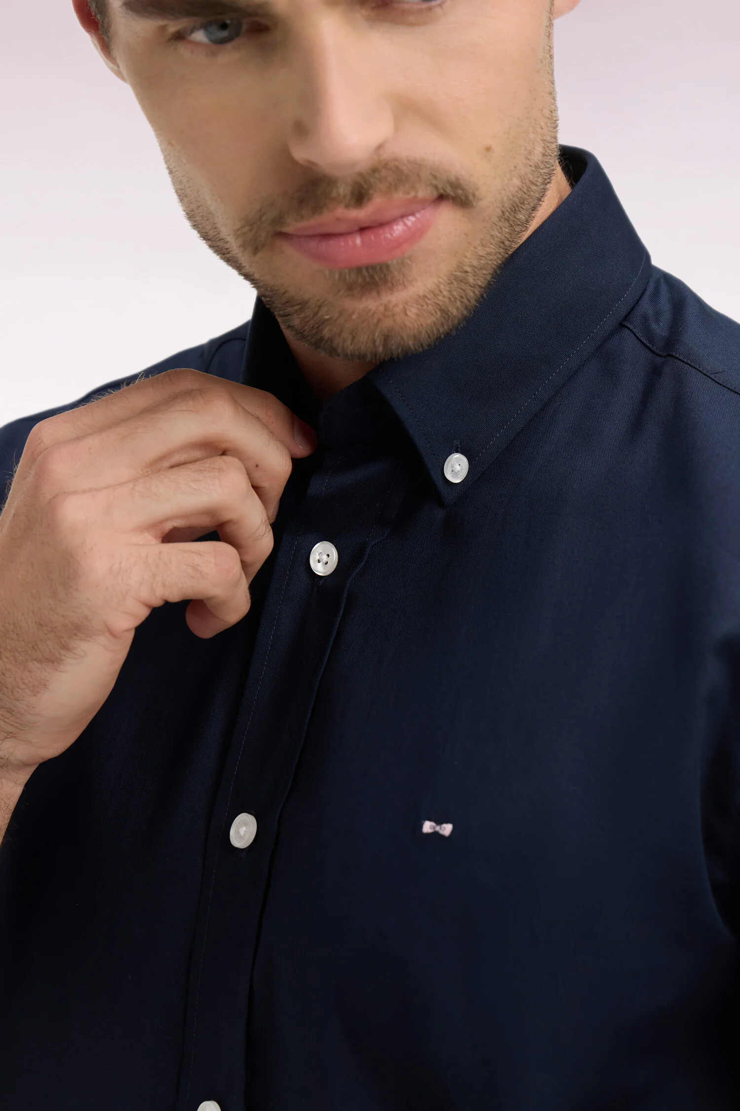 Chemise Ă manches courtes en coton marine broderie dos - Image 4