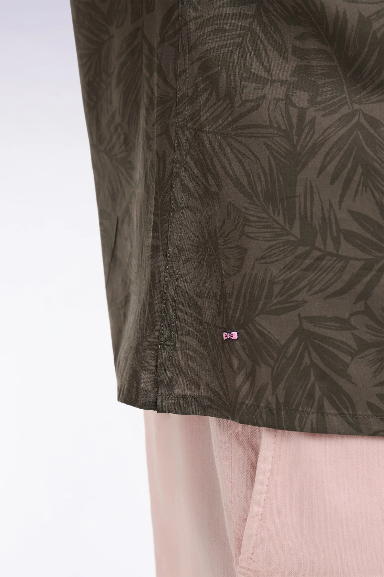 Chemise à manches courtes en coton Pima kaki imprimé végétal - Image 4