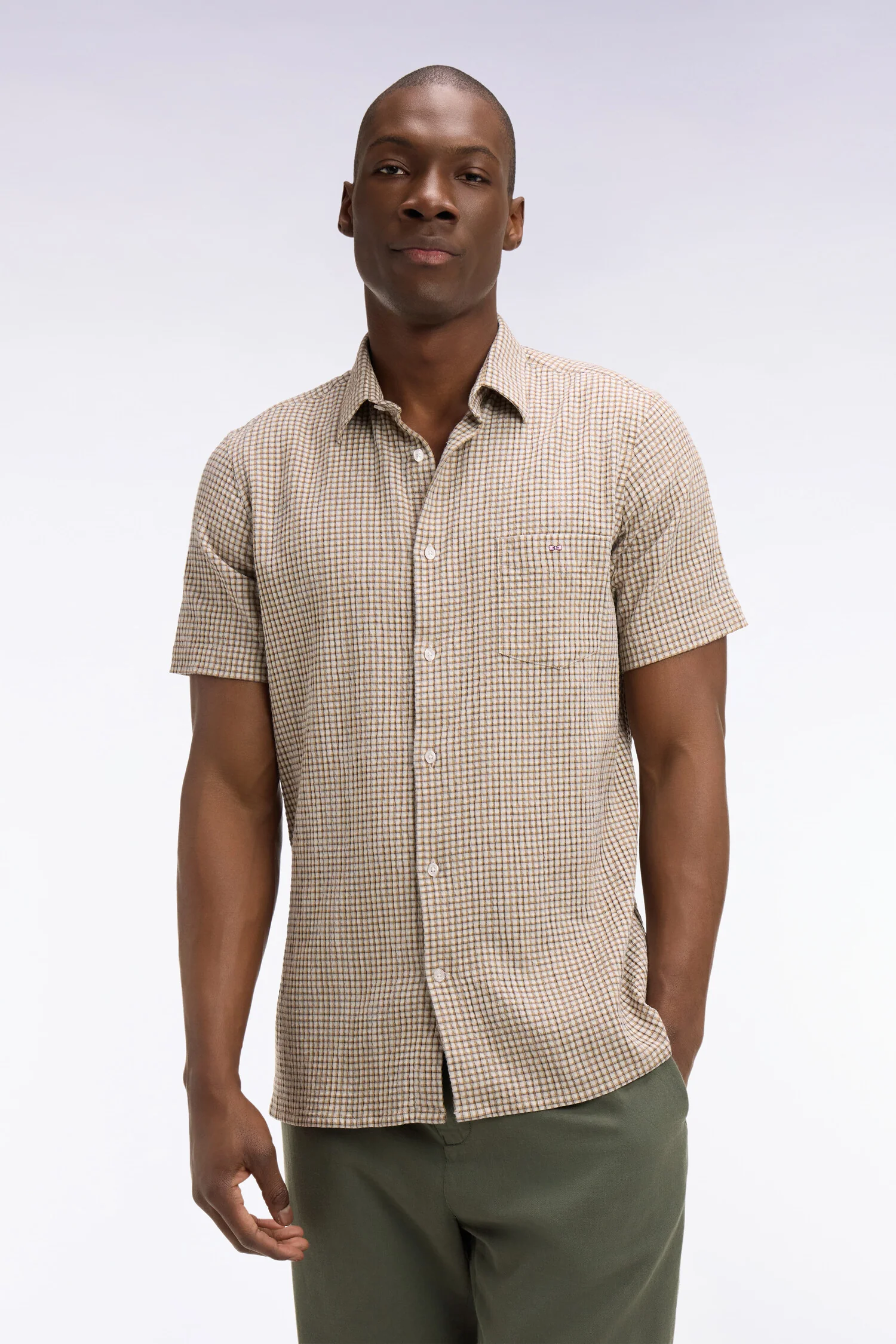 Chemise à manches courtes en coton seersucker à carreaux beige coupe slim - Image 3