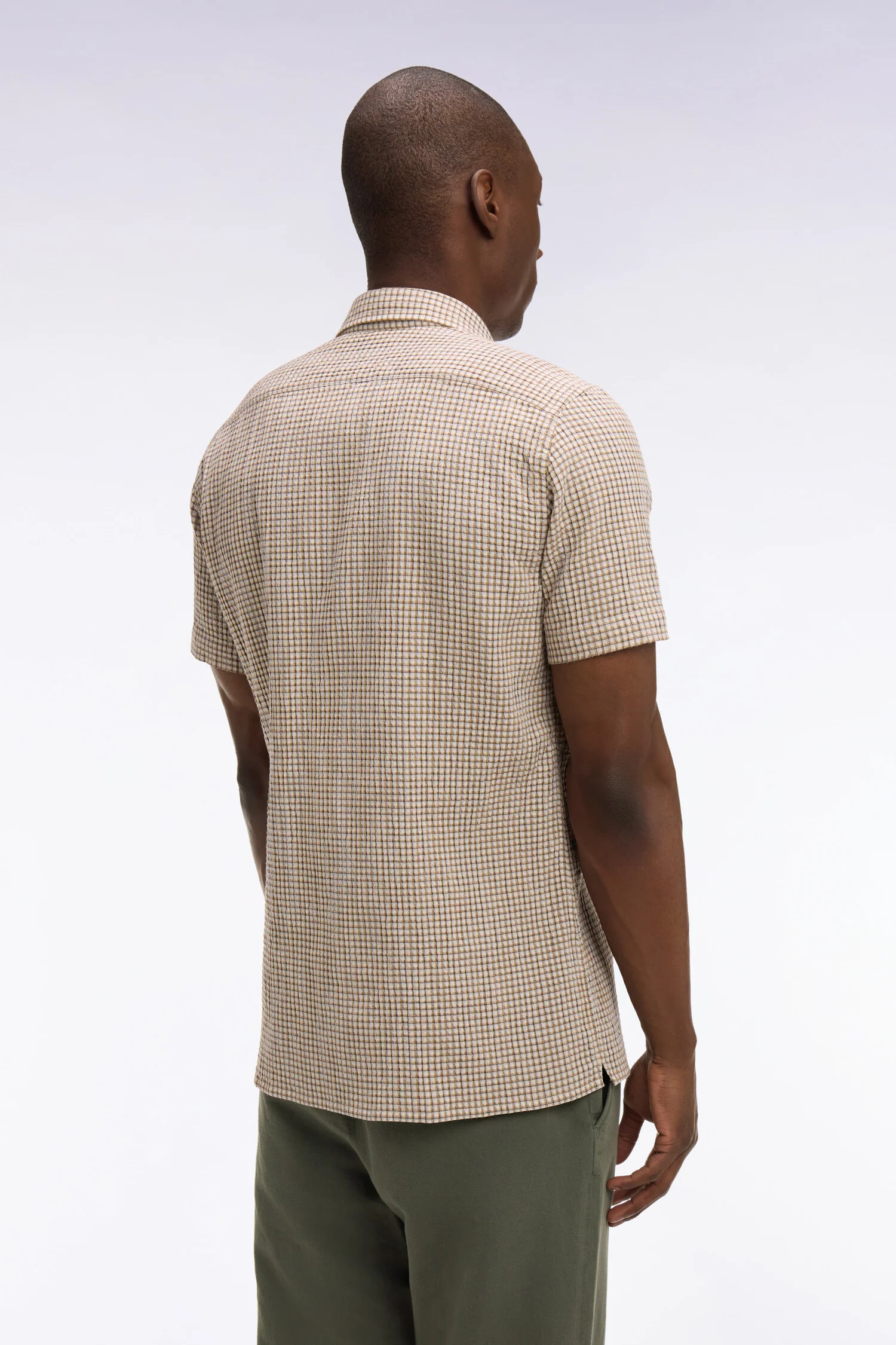 Chemise à manches courtes en coton seersucker à carreaux beige coupe slim - Image 5