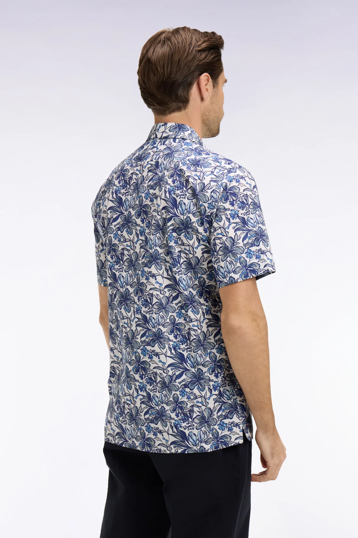 Chemise à manches courtes en popeline de coton marine à motif floral - Image 5