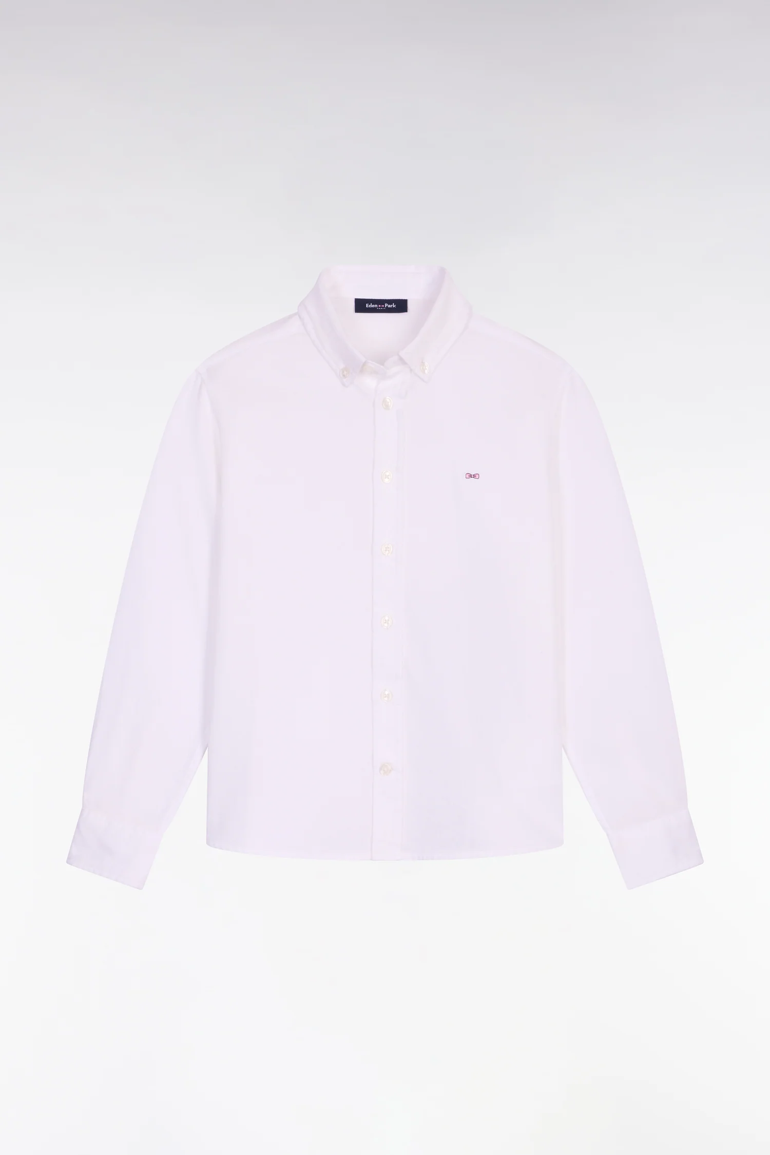 Chemise en coton blanc à col boutonné