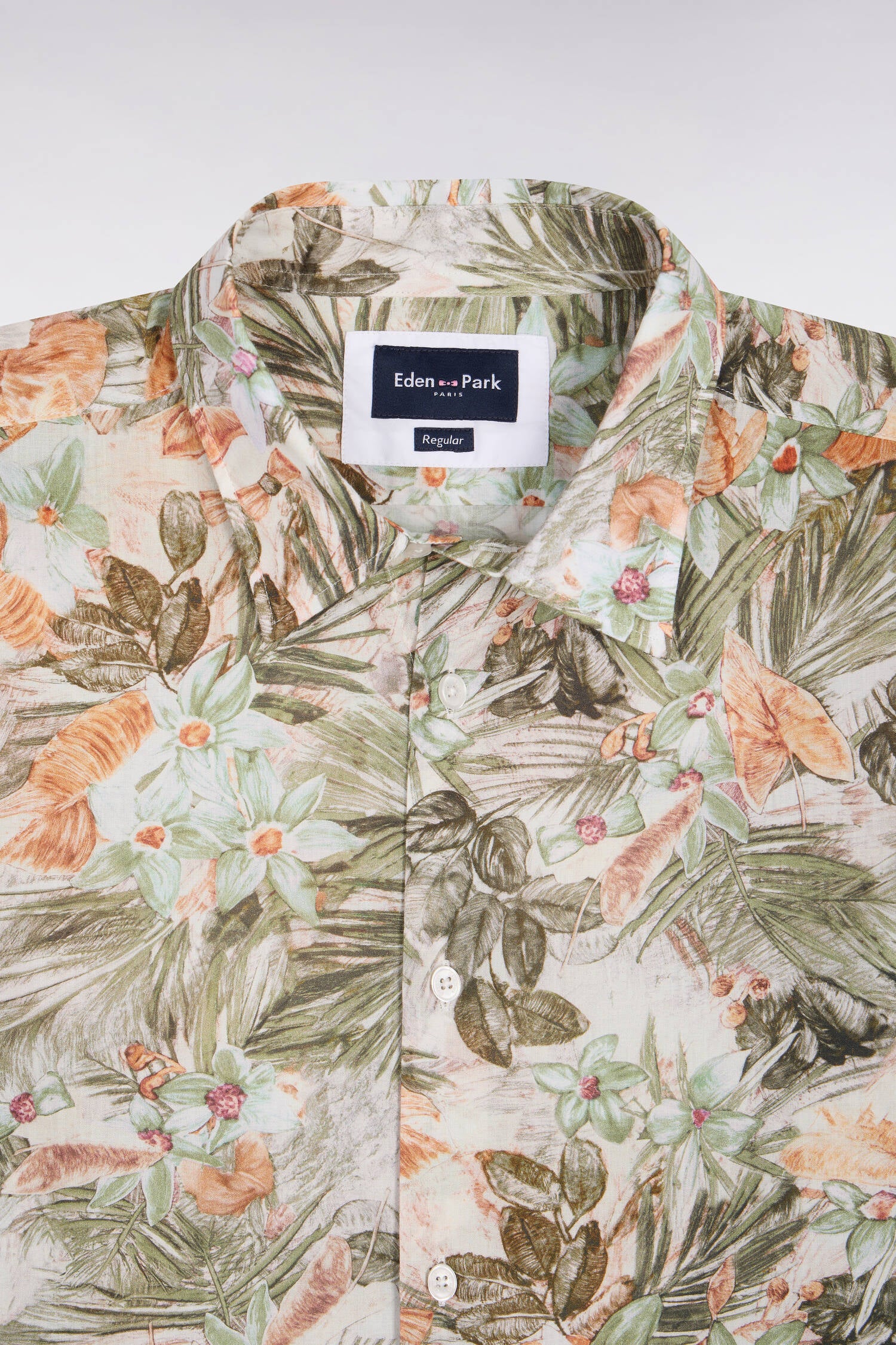 Chemise en popeline de coton beige imprimé végétal coupe regular - Image 6