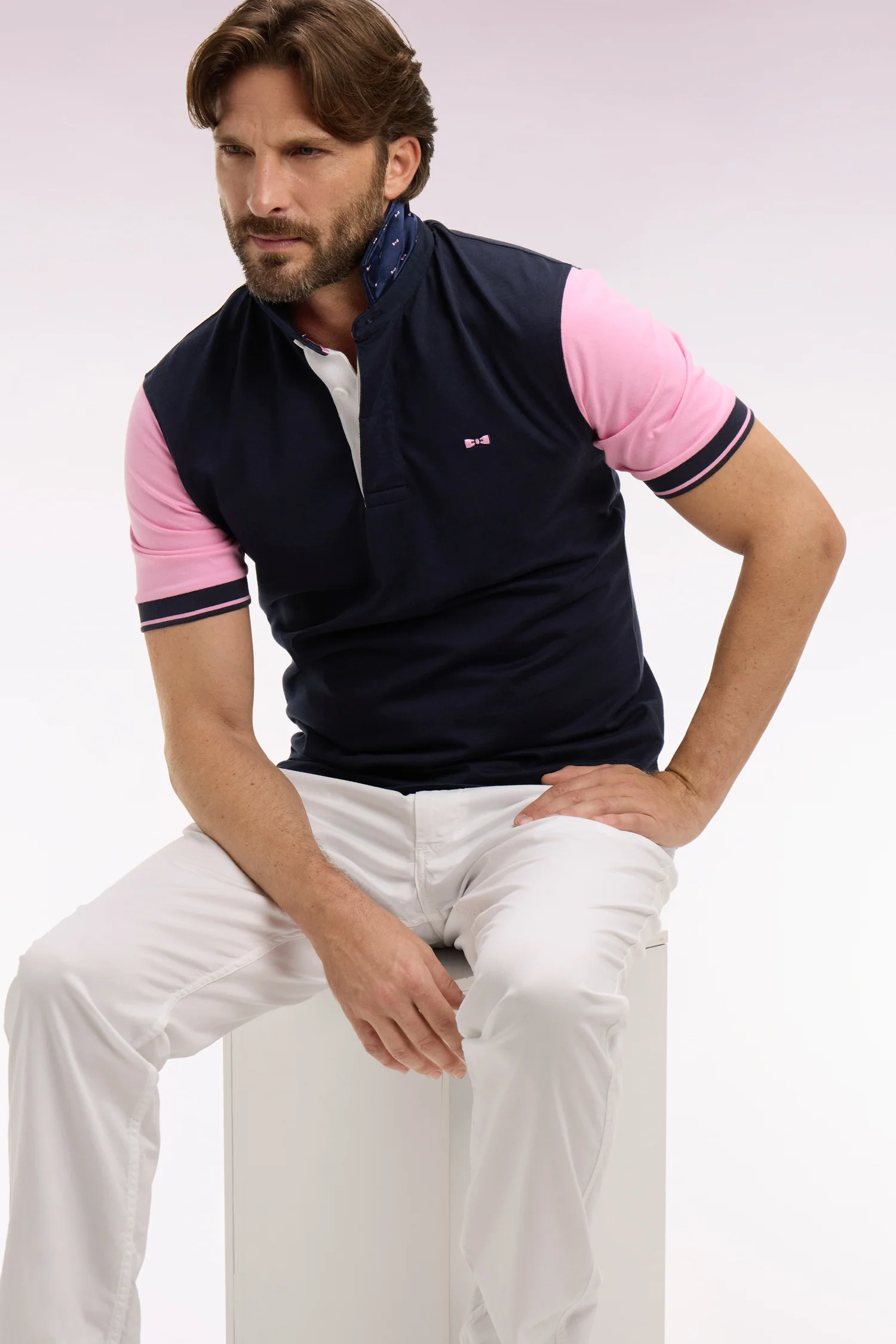 Maillot à manches courtes en coton rose et marine coupe regular broderie dos