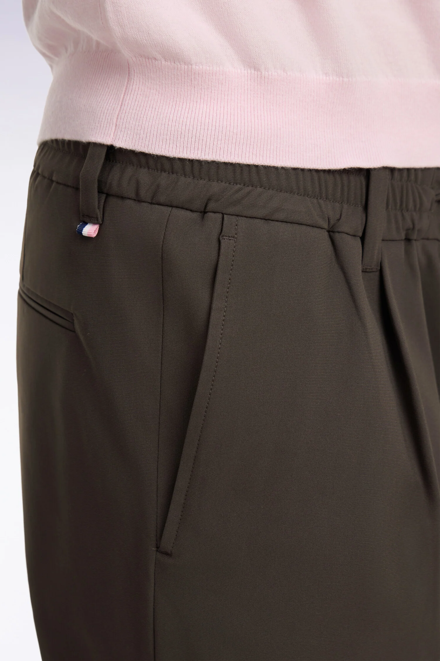 Pantalon taille élastiquée en tissu technique gris coupe Modern - Image 4