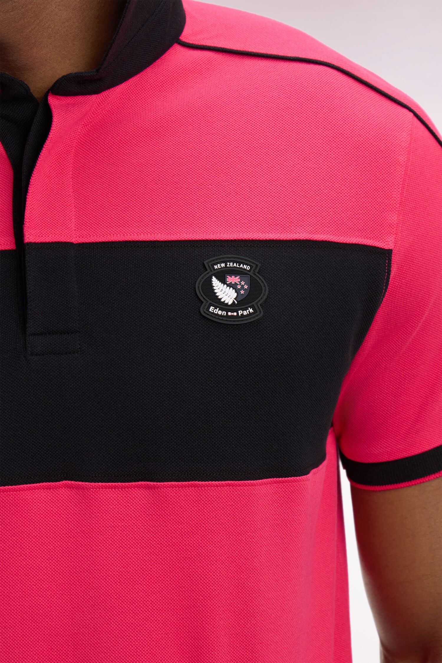 Polo Ă manches courtes en coton fuchsia et noir New Zealand coupe regular - Image 4