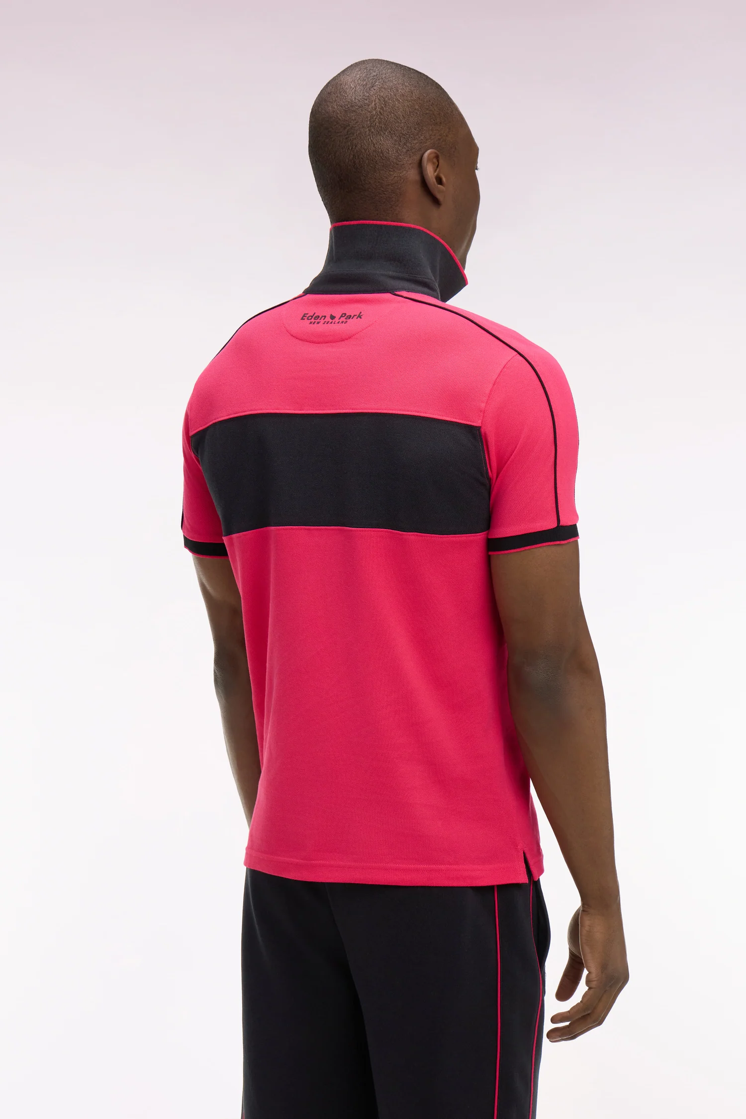 Polo Ă manches courtes en coton fuchsia et noir New Zealand coupe regular - Image 5