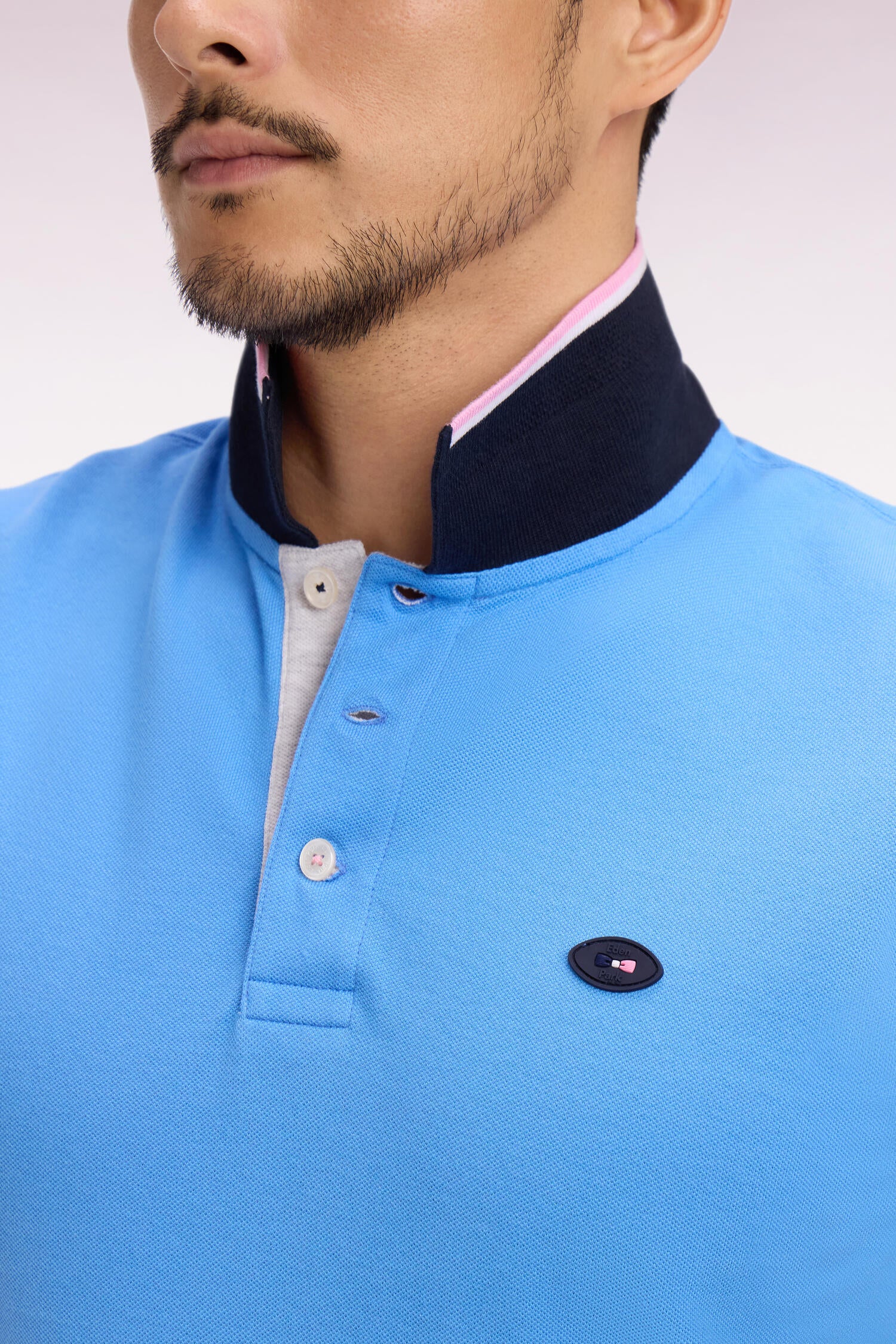 Polo à manches courtes XV de France en piqué coton bleu à découpes de manches - Image 4