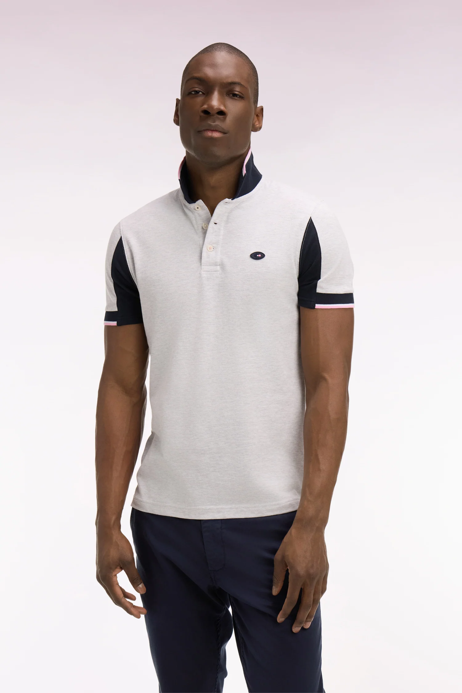 Polo à manches courtes XV de France en piqué coton gris clair à découpes de manches - Image 3