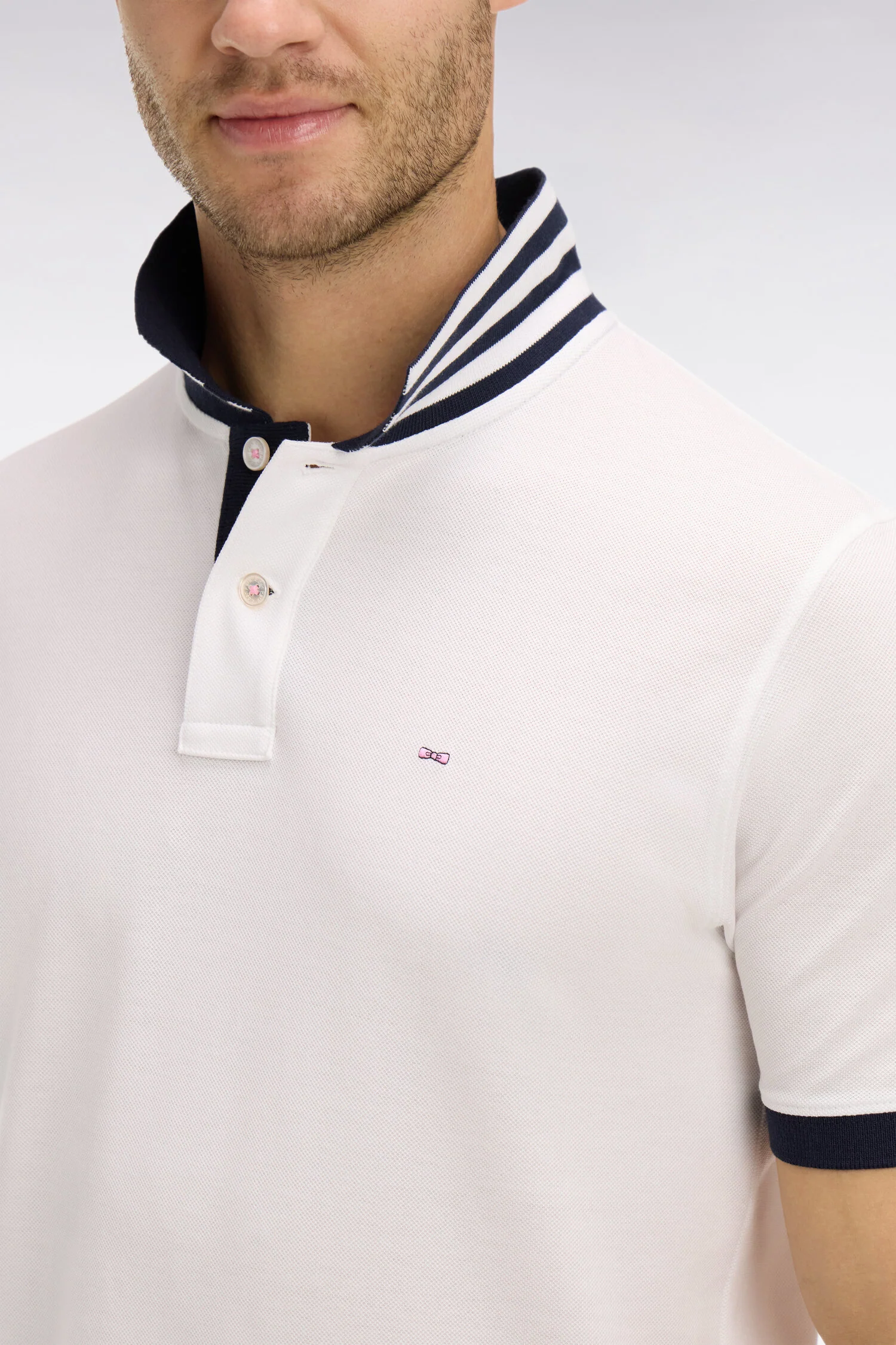 Polo blanc en coton pima avec détails contrastés - Image 4