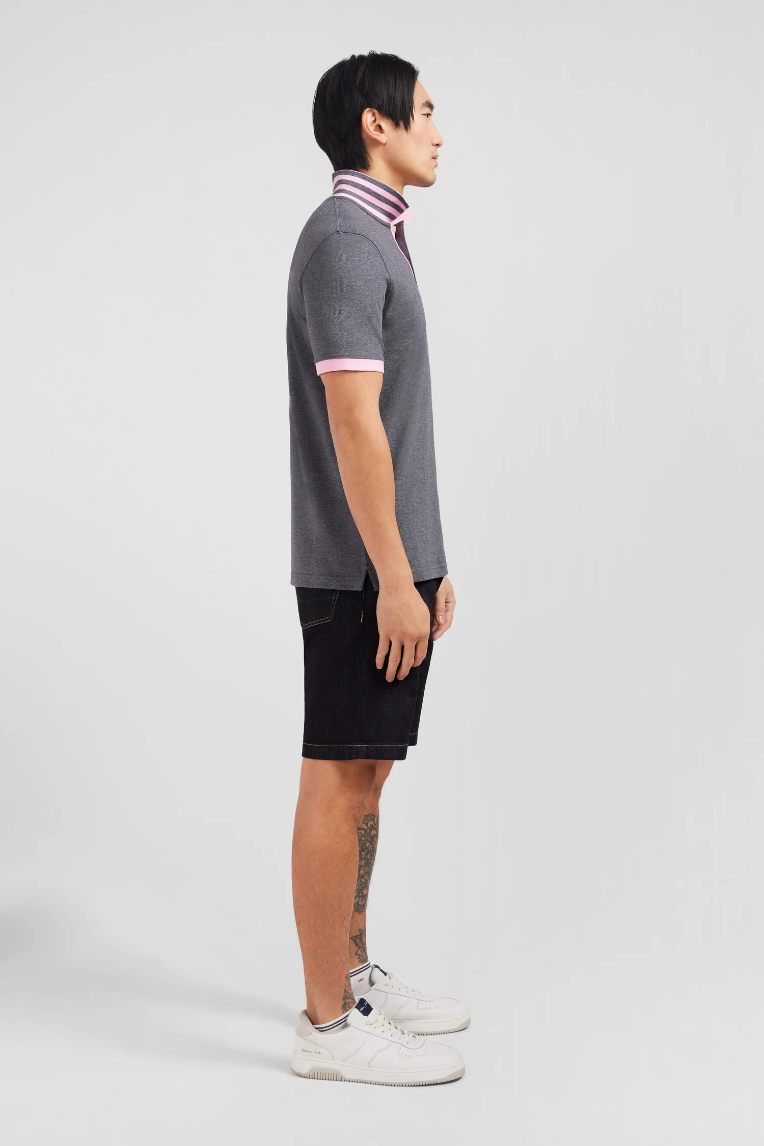 Polo gris en coton pima avec détails contrastés - Image 5