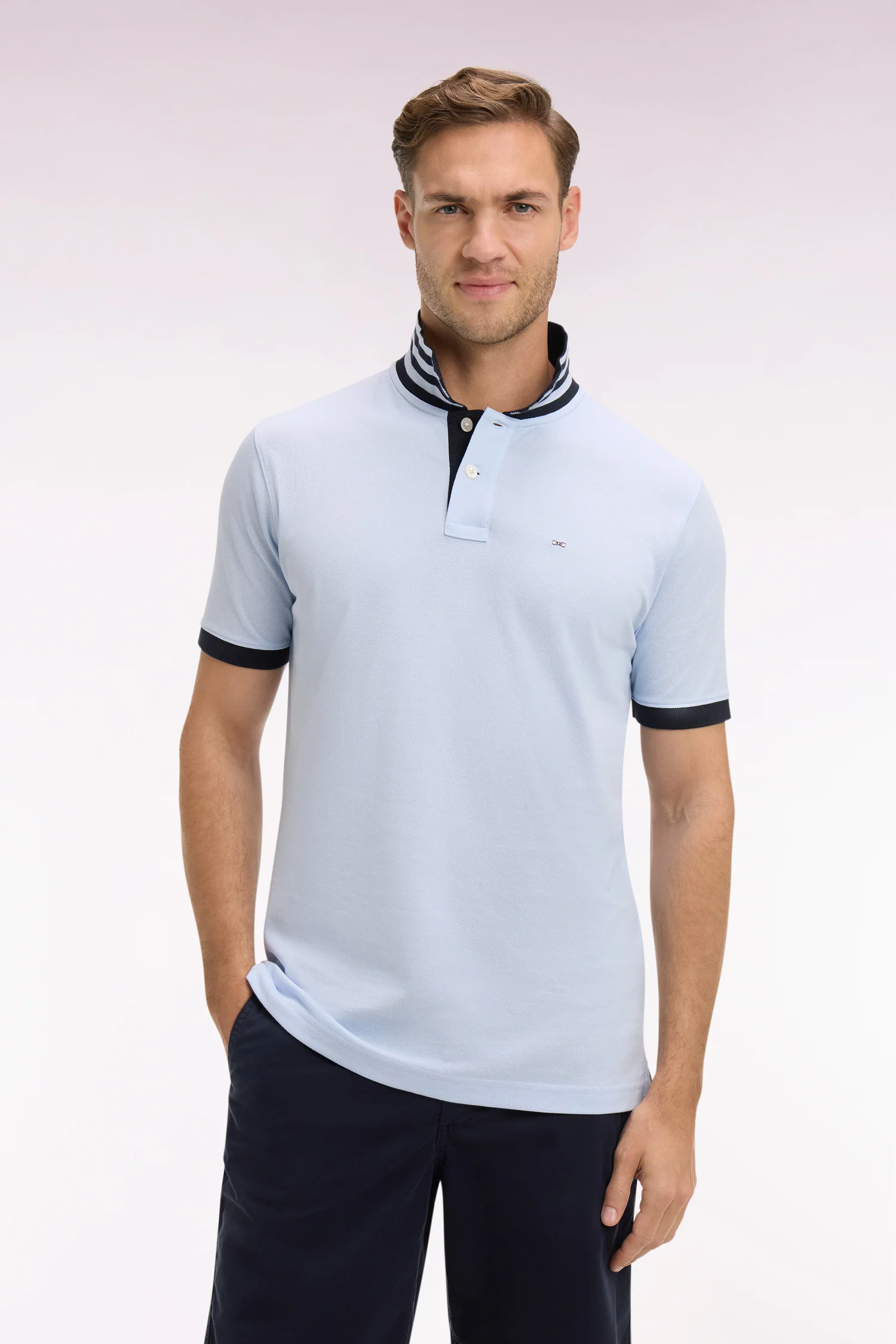 Polo manches courtes en piqué coton ciel dessous de col rayé coupe slim - Image 3