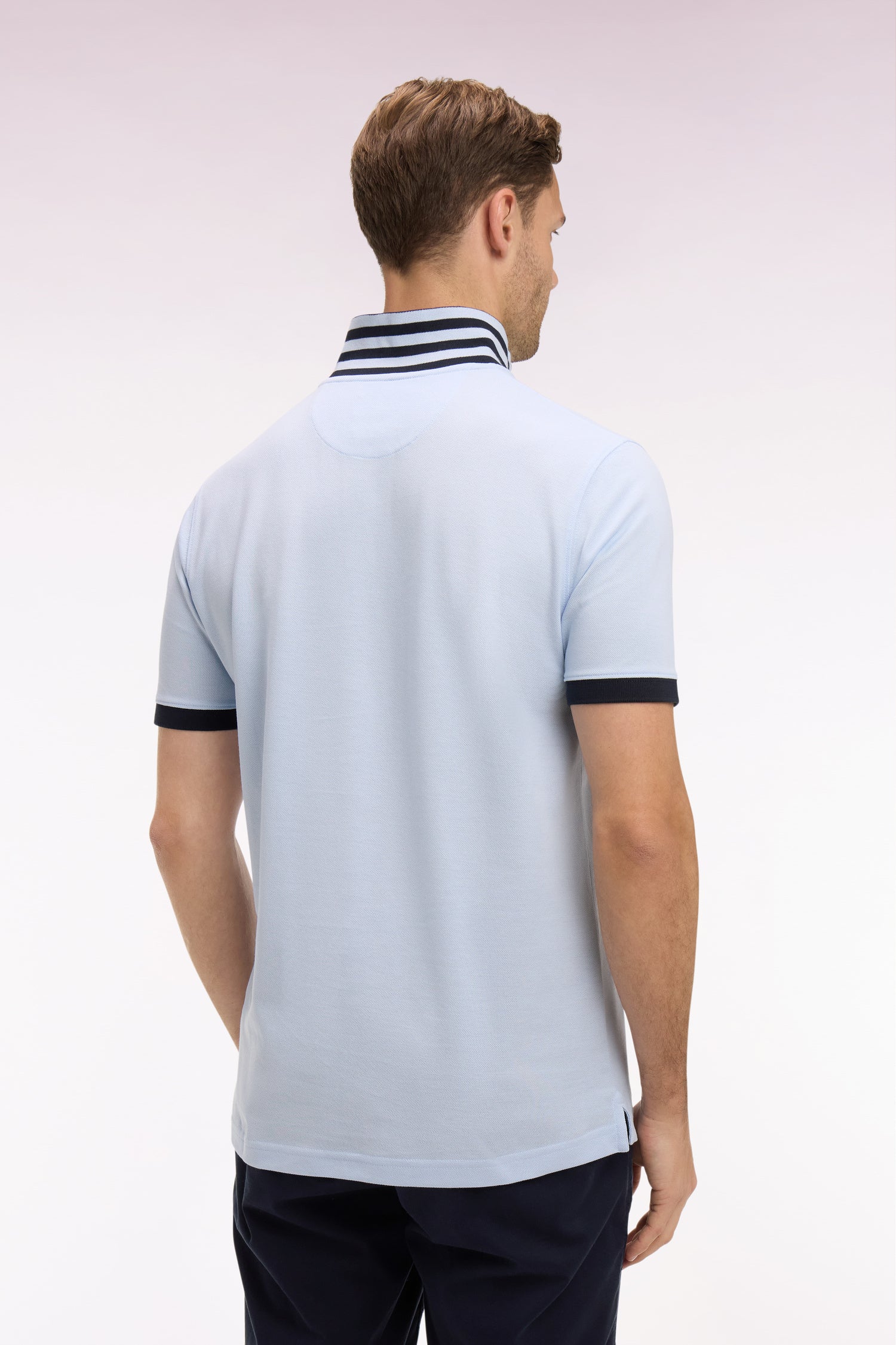 Polo manches courtes en piqué coton ciel dessous de col rayé coupe slim - Image 5
