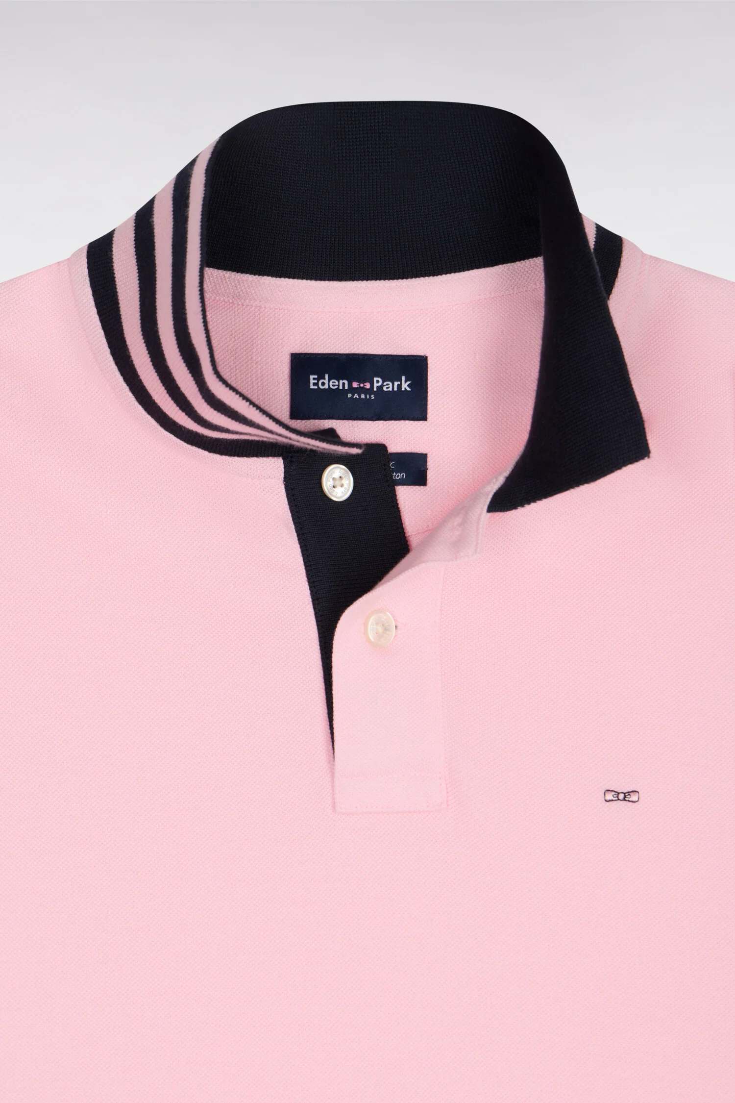 Polo manches courtes en piqué coton rose clair dessous de col rayé coupe slim - Image 6
