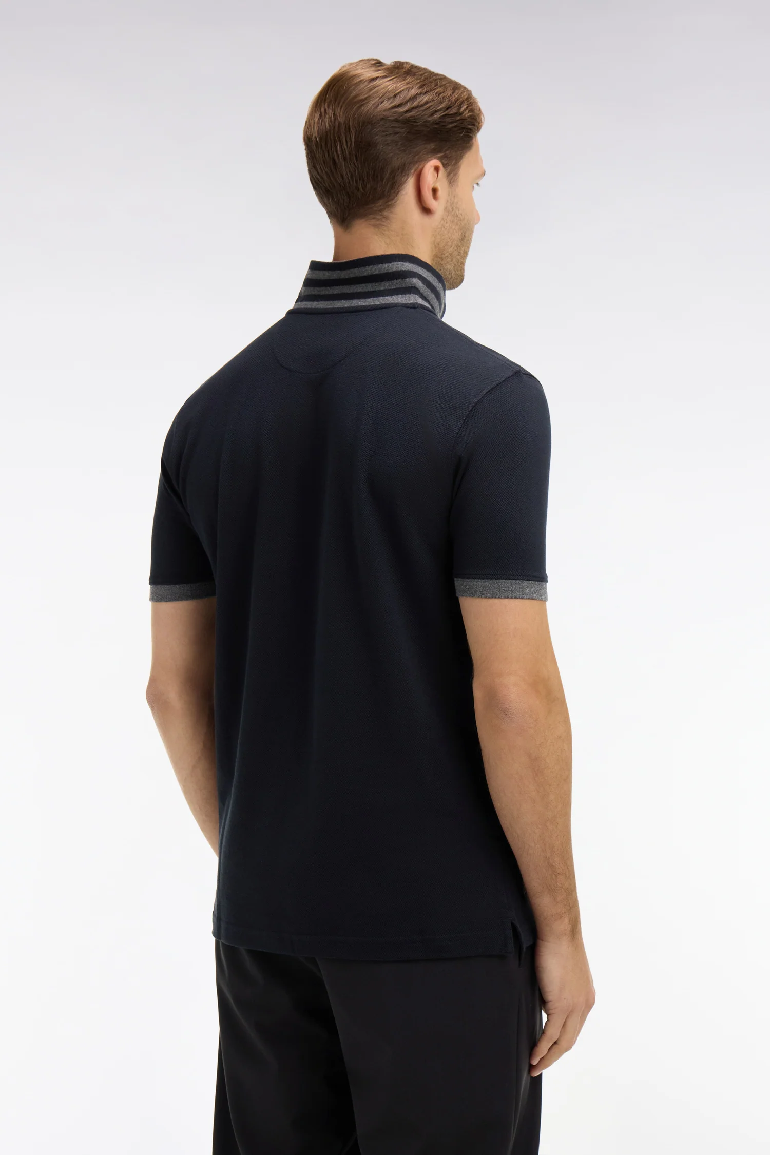 Polo noir en coton pima avec détails contrastés - Image 5
