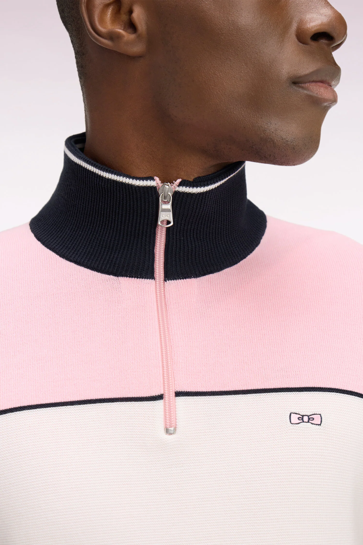 Pull à col maillot en coton rose brodé - Image 4