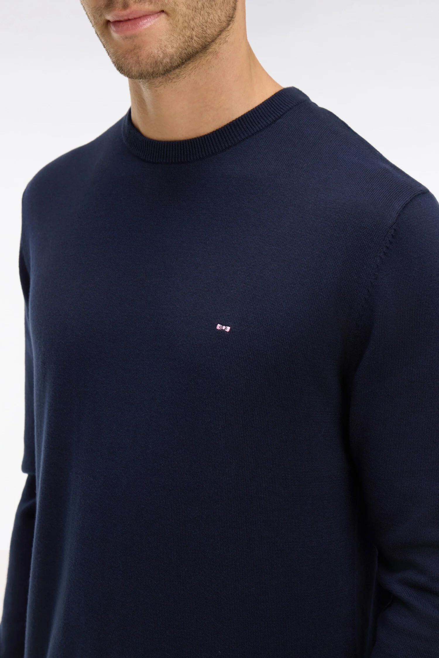 Pull bleu marine à col rond en coton - Image 4