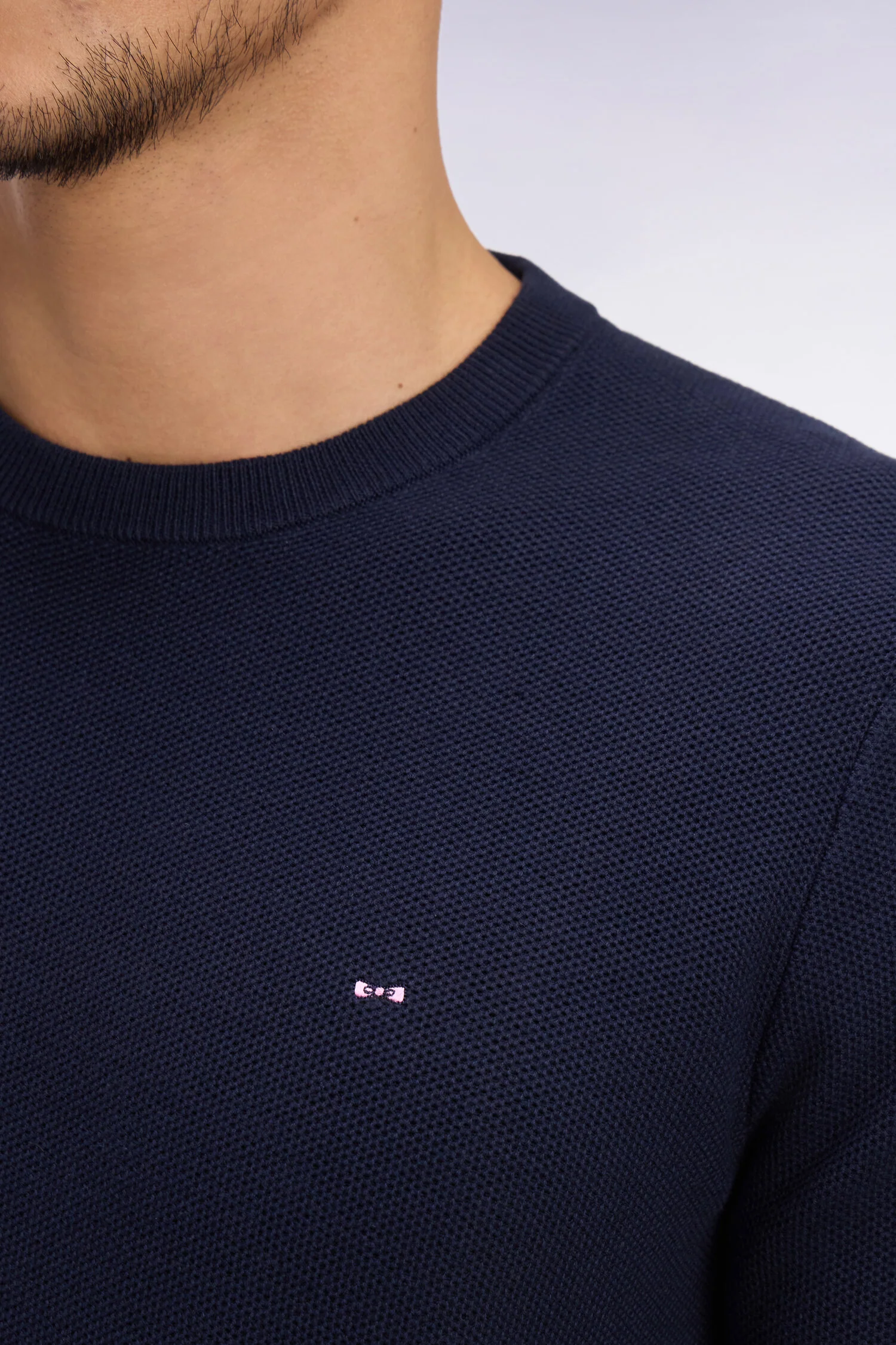Pull col rond en coton marine - Image 4