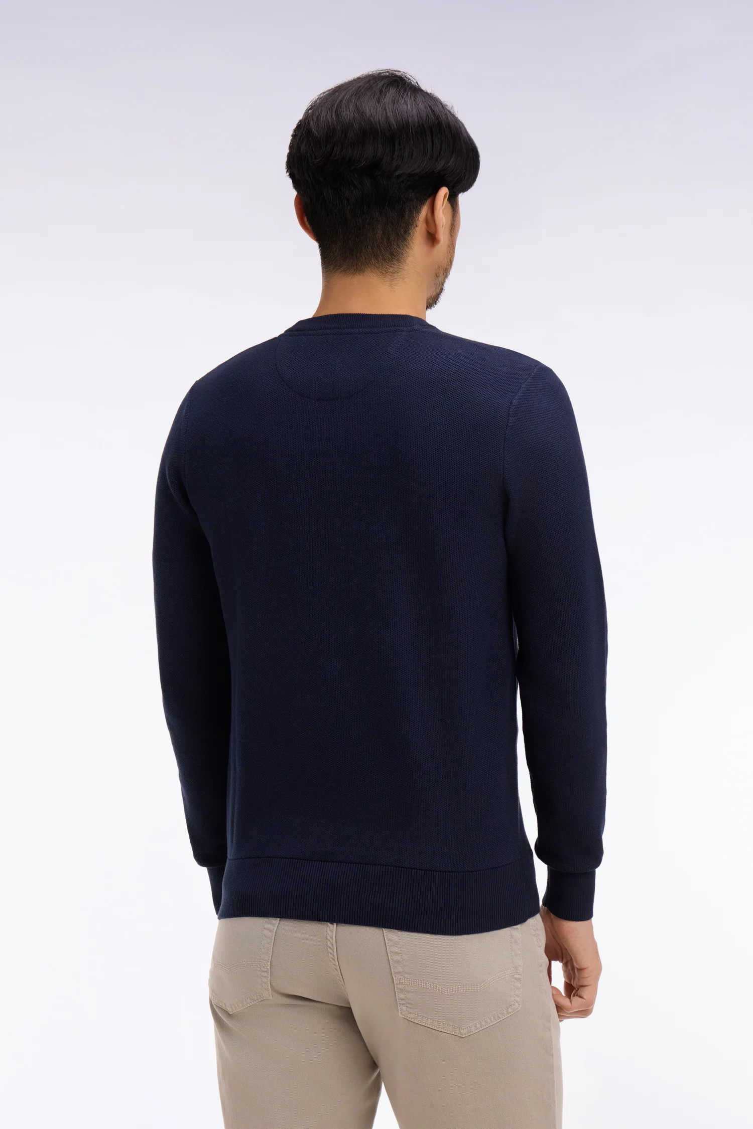 Pull col rond en coton marine - Image 5