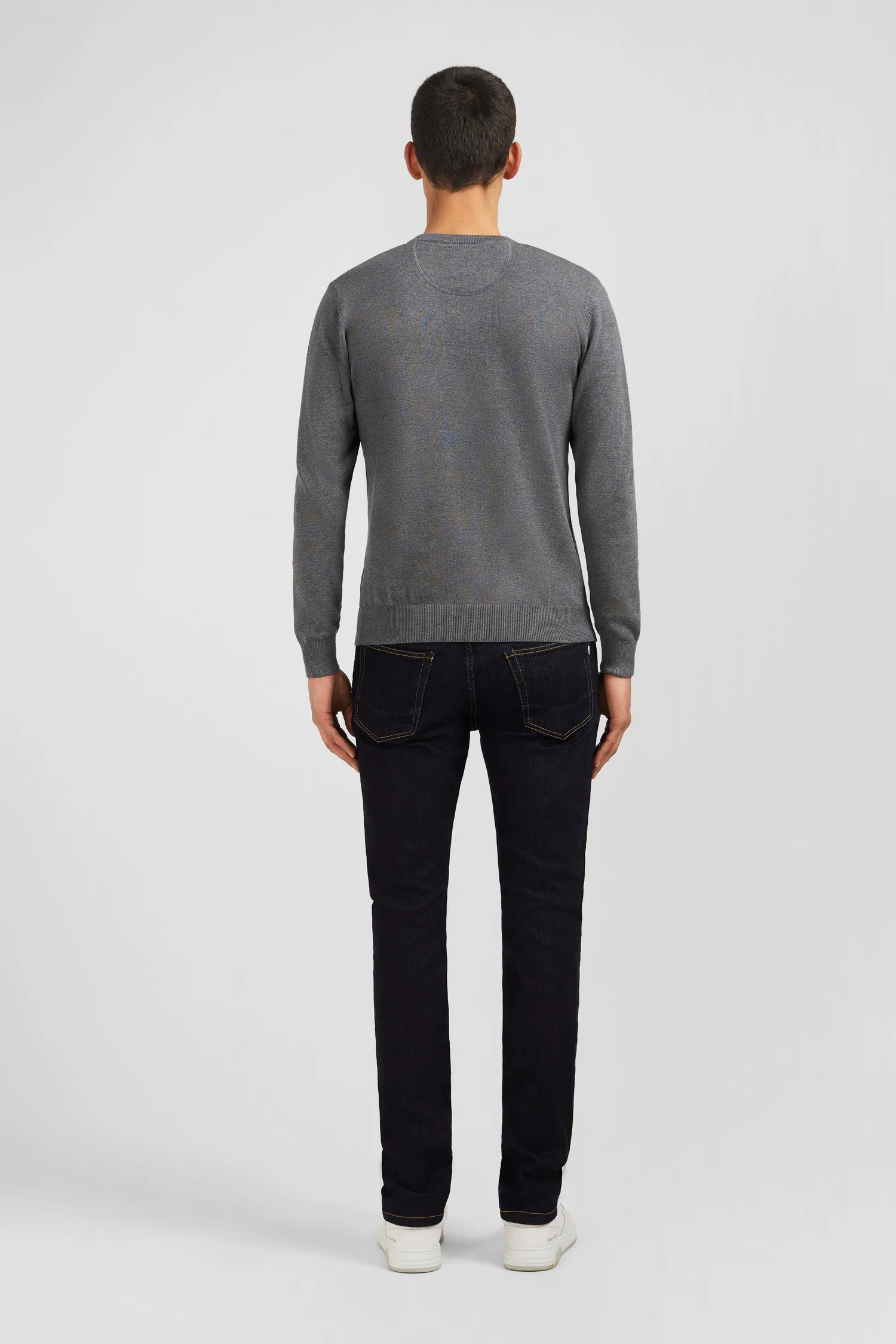 Pull gris à col V en coton - Image 6
