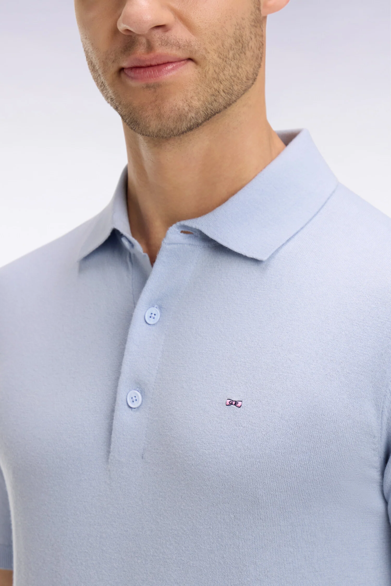 Pull manches courtes col polo en coton et soie mélangés bleu ciel - Image 4