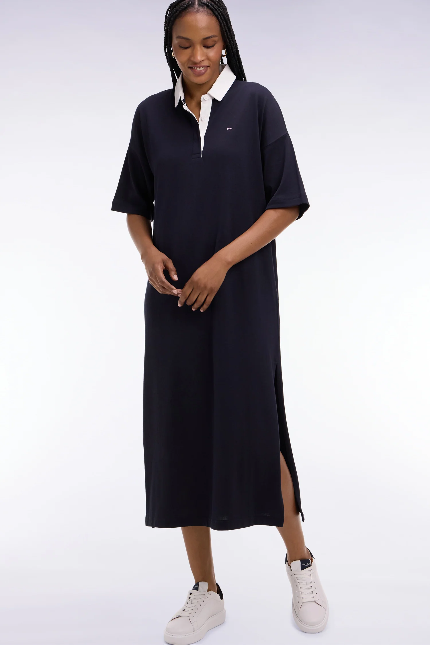 Robe polo en coton marine à col blanc