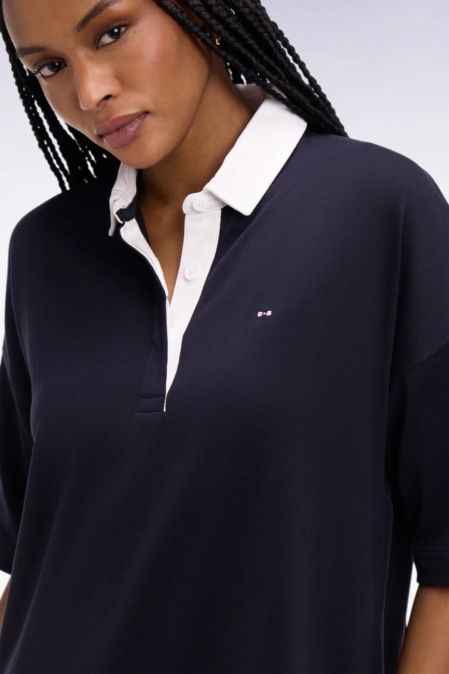 Robe polo en coton marine à col blanc - Image 4