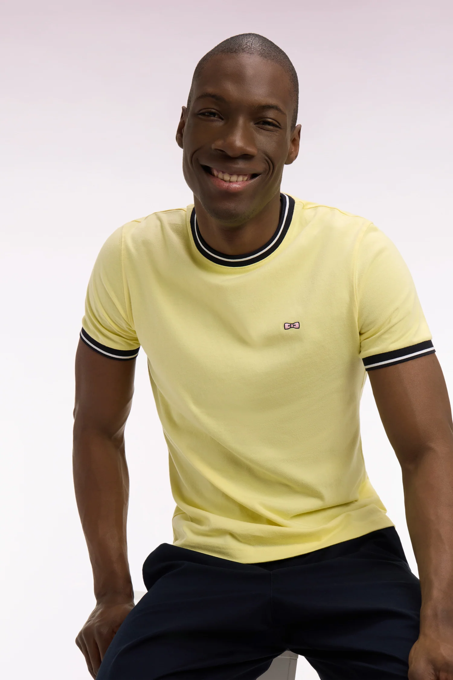 T-shirt à manches courtes en coton jaune brodé coupe regular