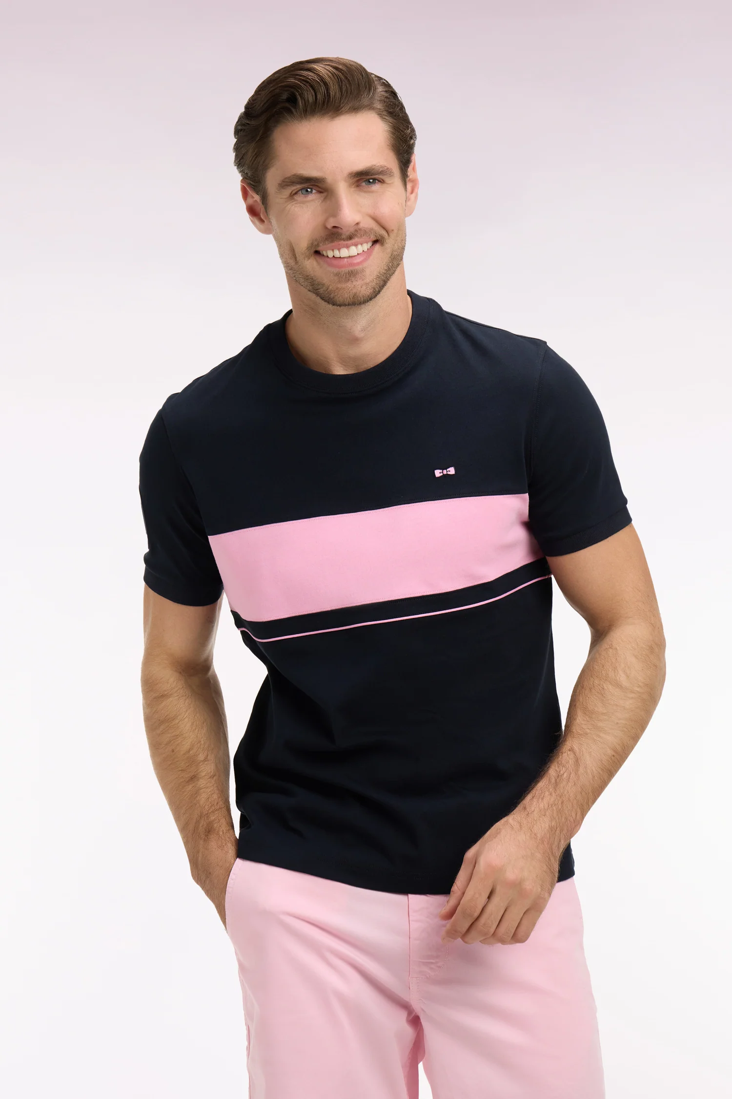 T-shirt à manches courtes en coton marine découpes roses coupe regular - Image 3