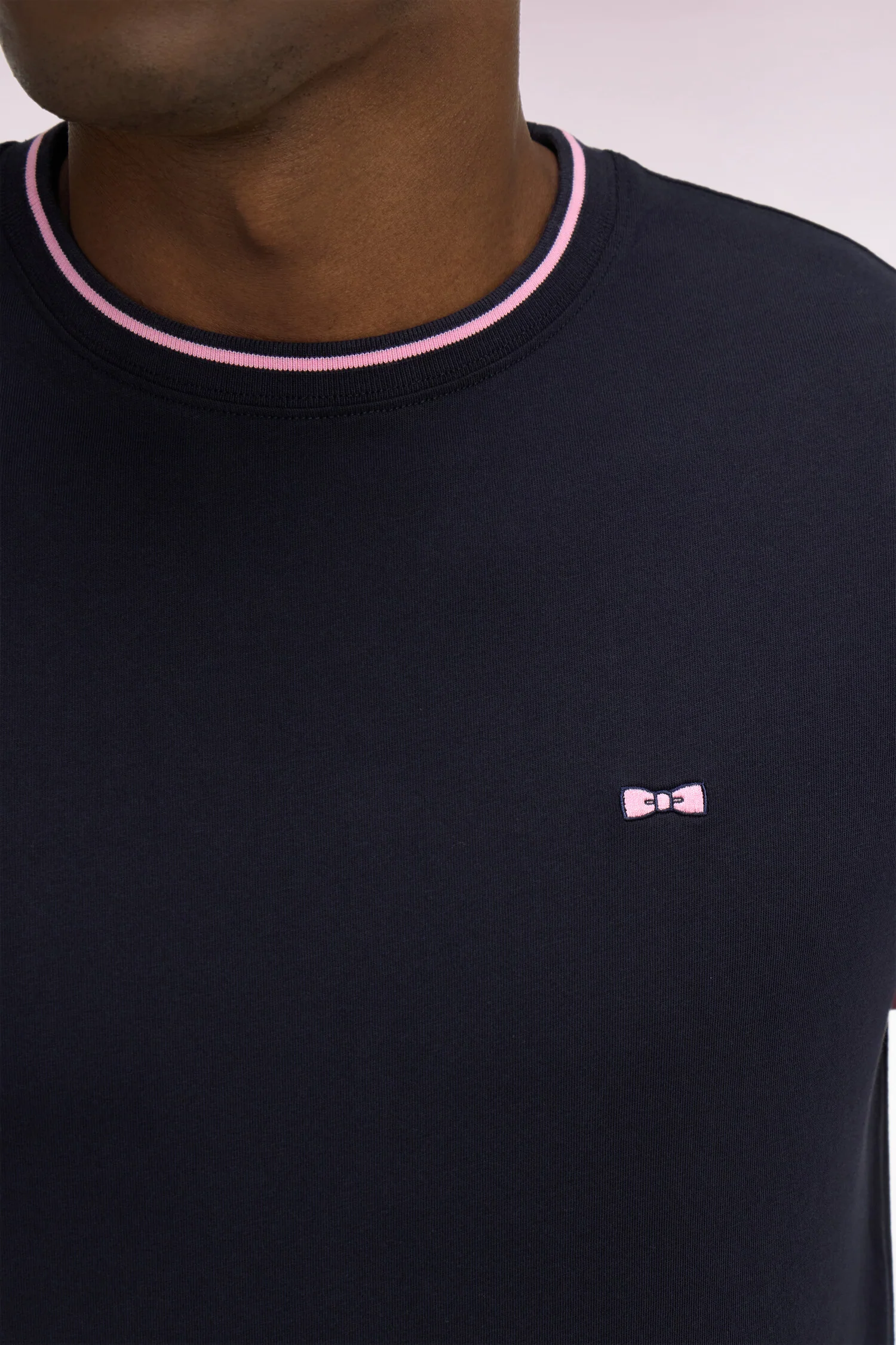 T-shirt à manches courtes en coton marine manches roses coupe regular - Image 4