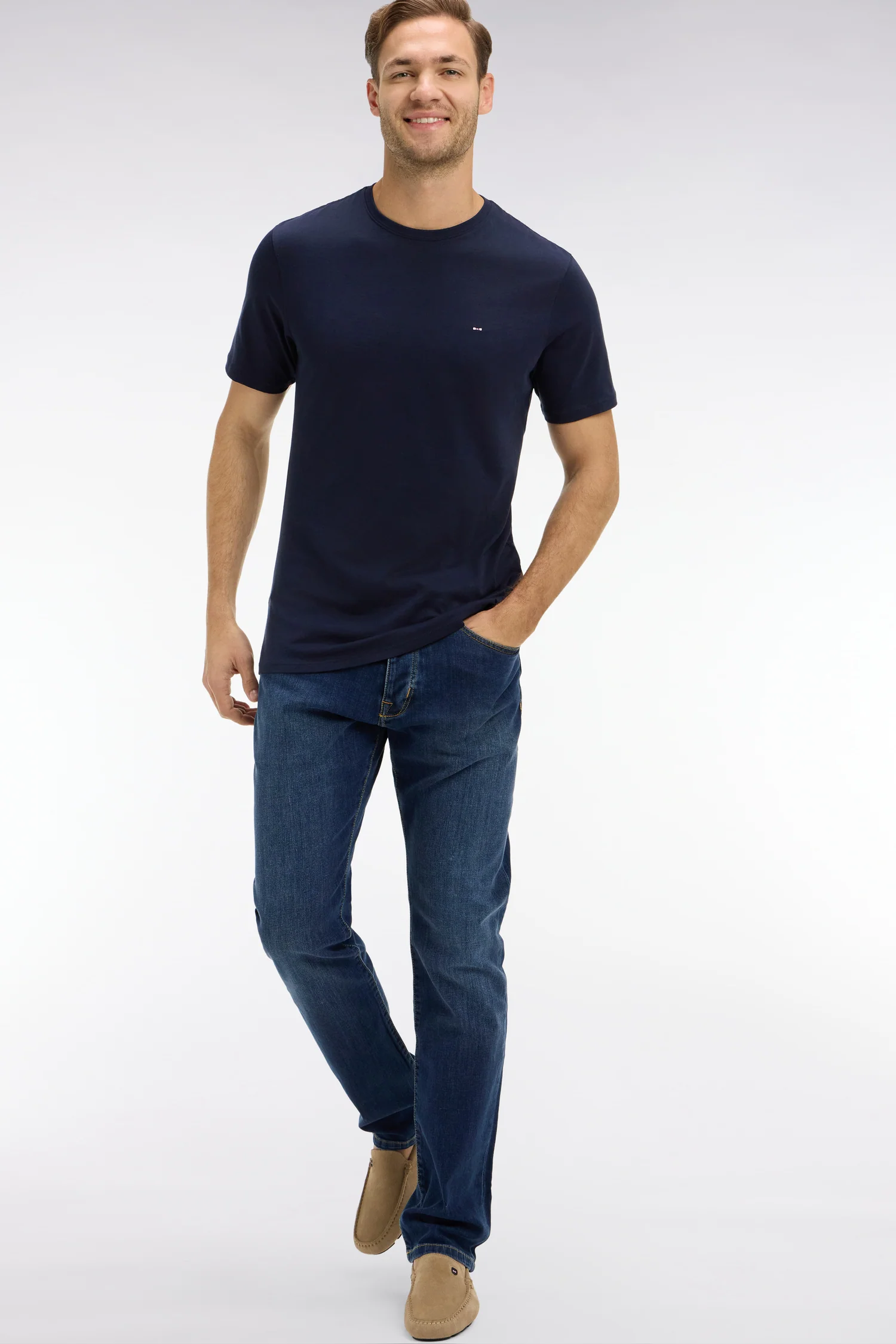 T-shirt bleu marine col rond à manches courtes