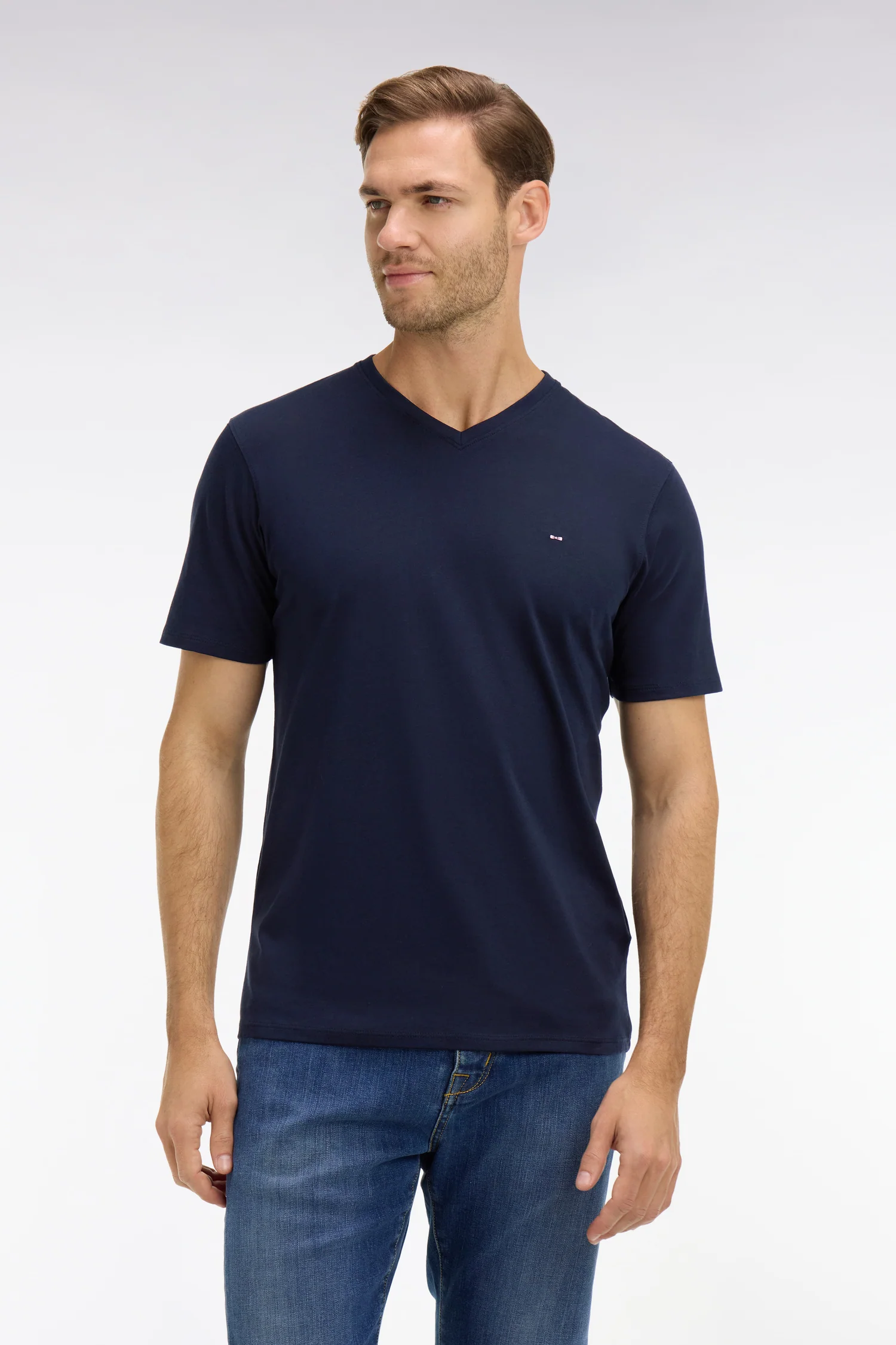 T-shirt bleu marine col V à manches courtes - Image 3