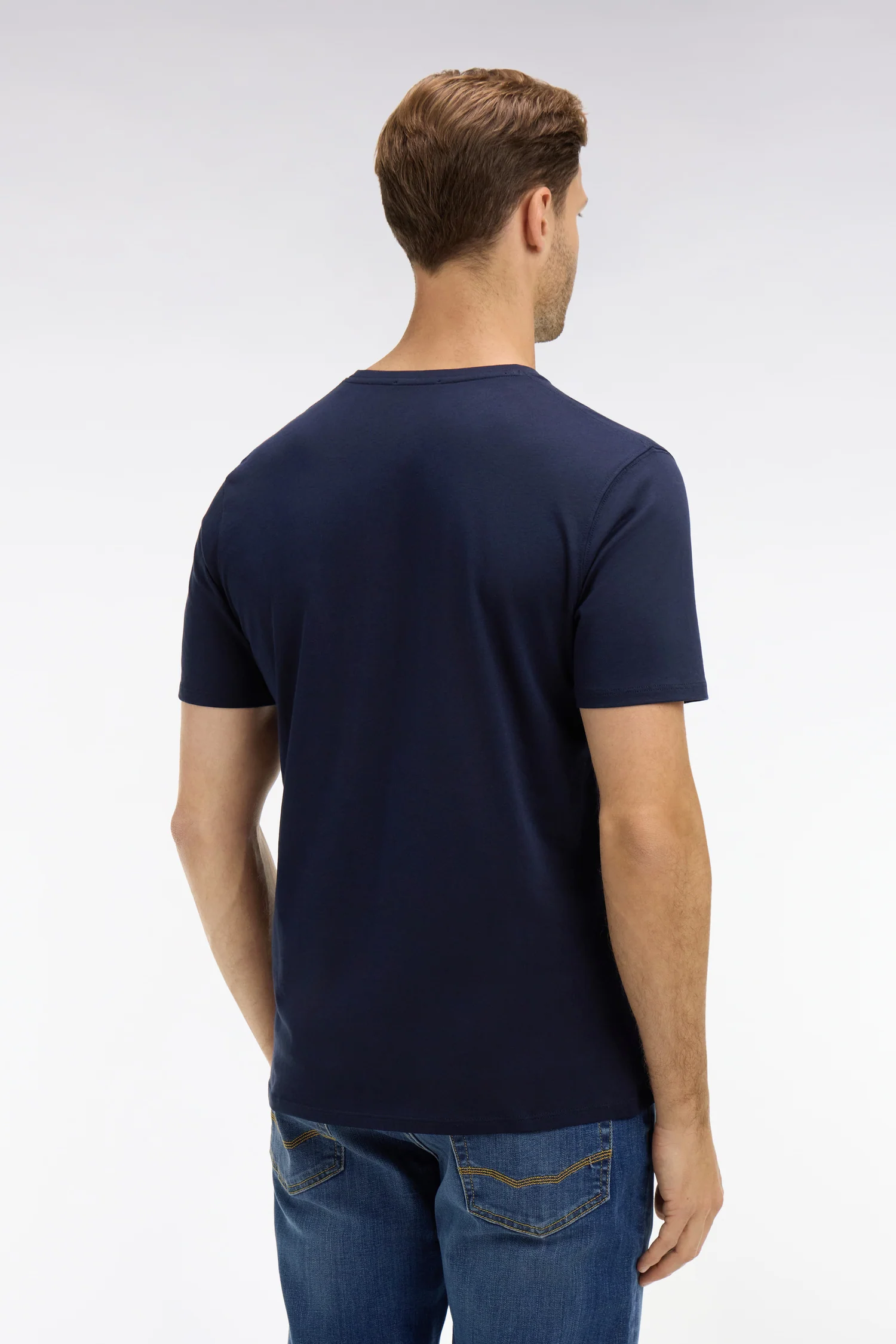 T-shirt bleu marine col V à manches courtes - Image 4