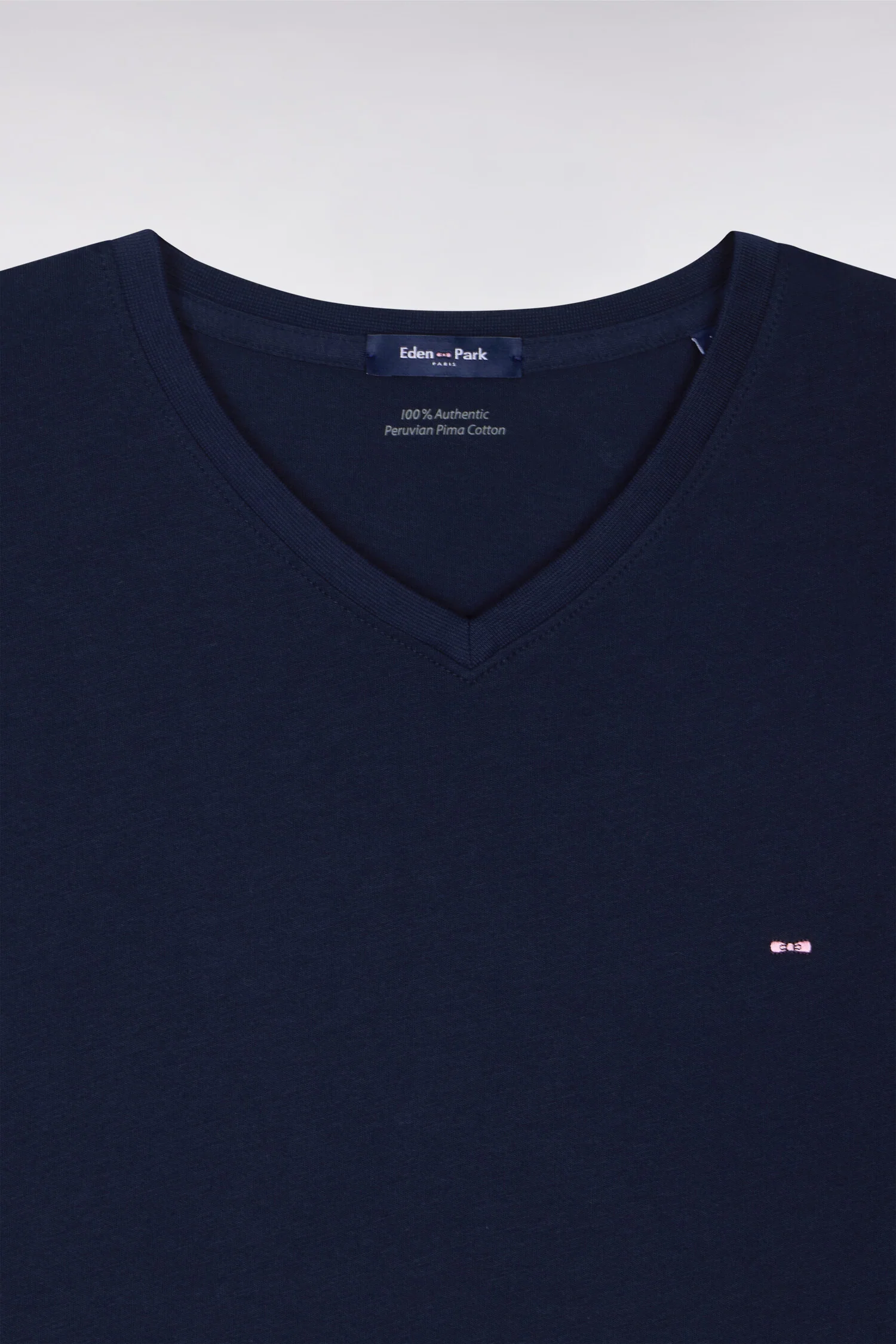 T-shirt bleu marine col V à manches courtes - Image 7