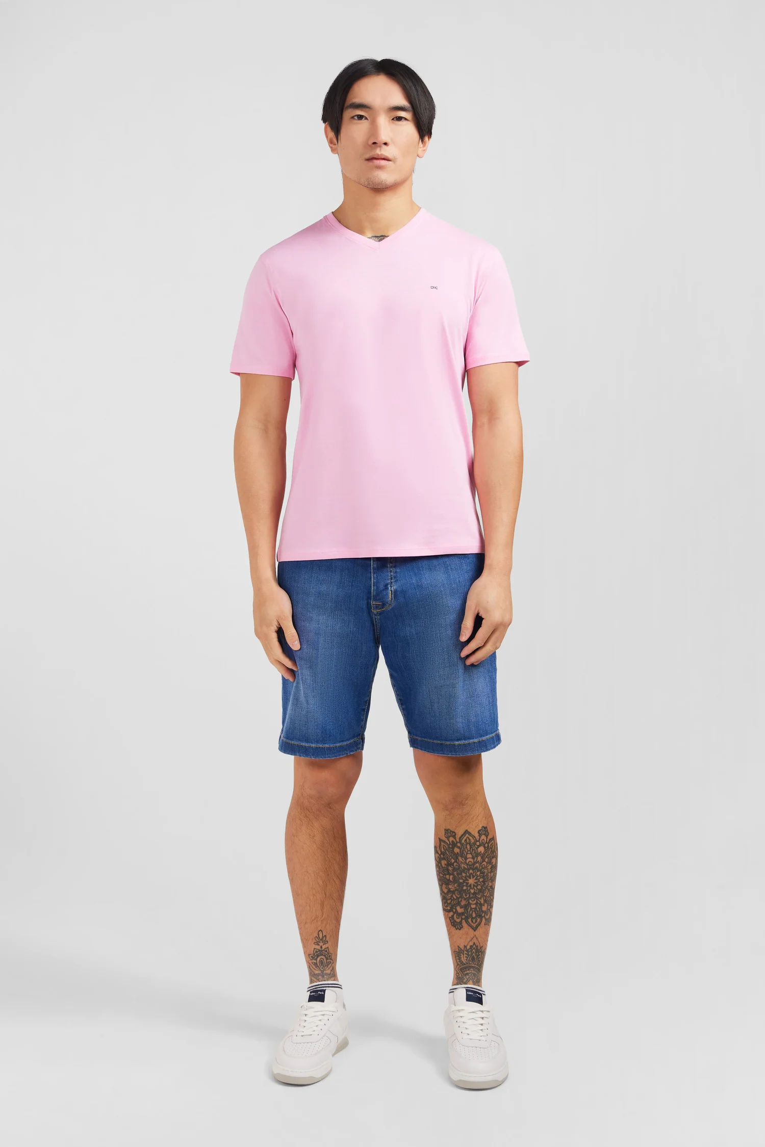 T-shirt rose col V à manches courtes - Image 7
